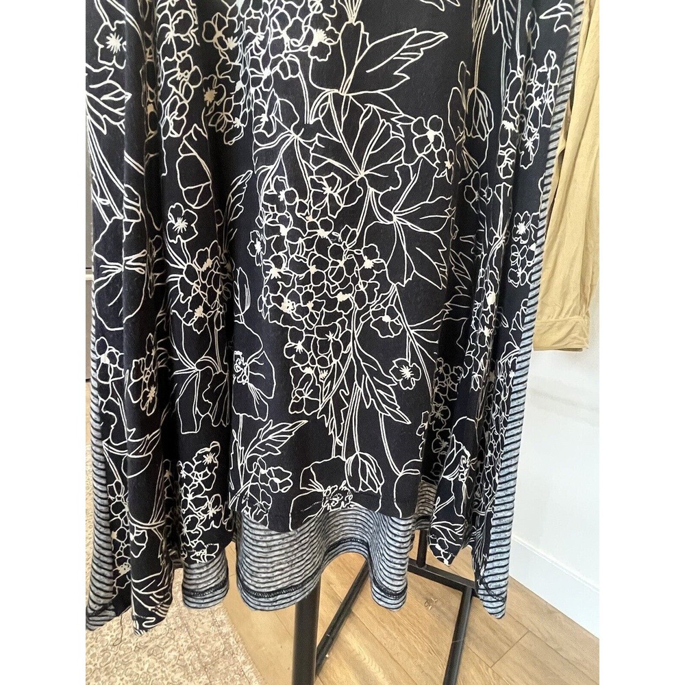 Awake By OS Sleeveless Top‎ Size 1X Double Sided Floral Black Stripes Colorful - Picture 5 of 8